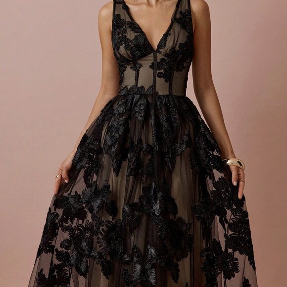 Black Elegant Women's Romantic Floral Mesh V-Neck Princess Dress - Picture 6 of 7